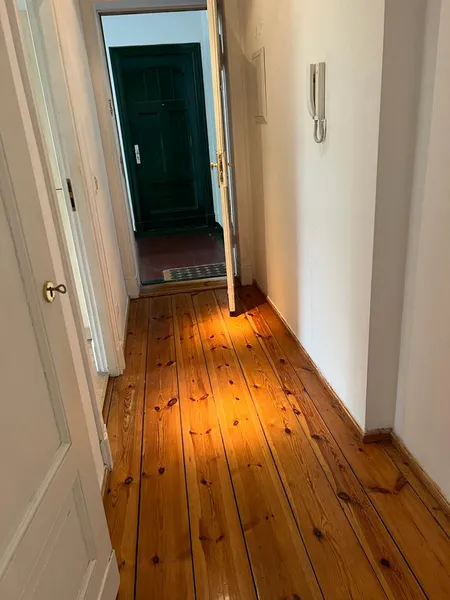 Geschmackvolle 1-Raum-Wohnung mit EBK in Berlin Lichtenberg — photo 1